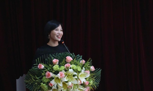 乐竞体育官方网站- 锡安体重超标遭警告，鹈鹕启动专项训练计划  